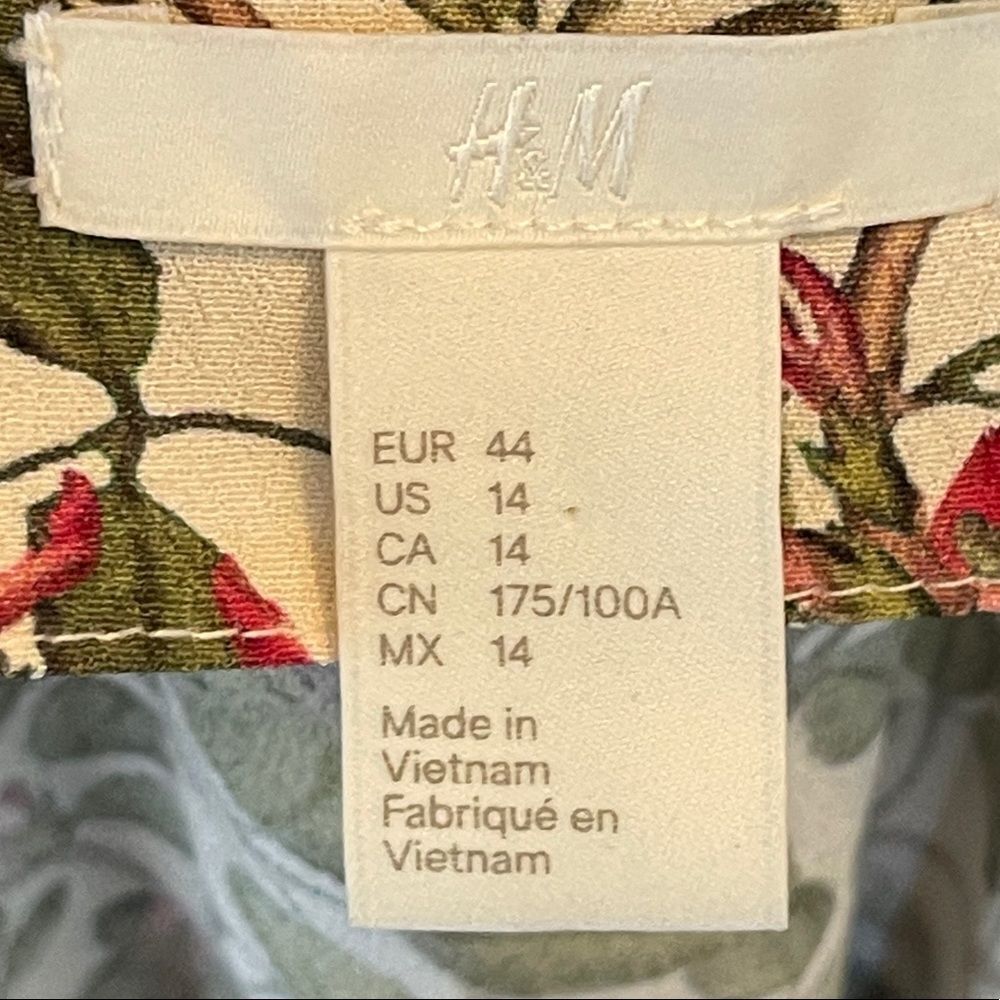 H&M Top - Picture 7 of 8